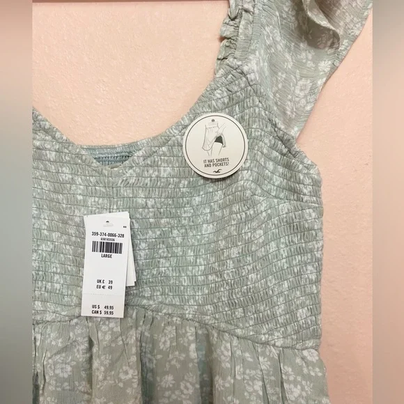 HOLLISTER Flutter Sleeve Smocked Skort Dress - Picture 6 of 10